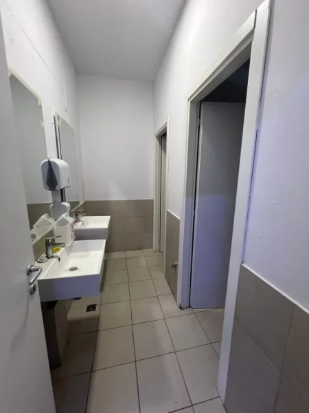 Tirane, jepet me qera zyre Kati 1, 361 m² 5.800 € (ZOGU I ZI)