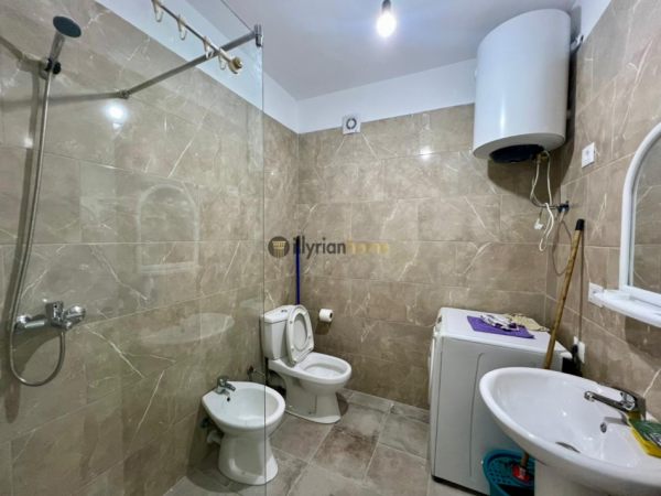 Tirane, jepet me qera 2+1+Ballkon Kati 2, 73 m² 420 € (Rruga 5 Maji)