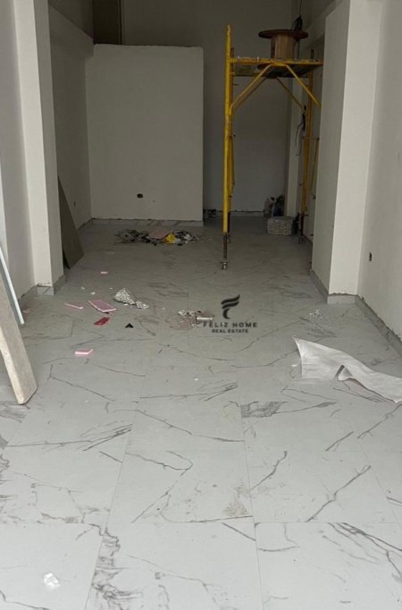 Tirane, jepet me qera dyqan Kati 0, 30 m² 1.500 € (LAPRAKE)