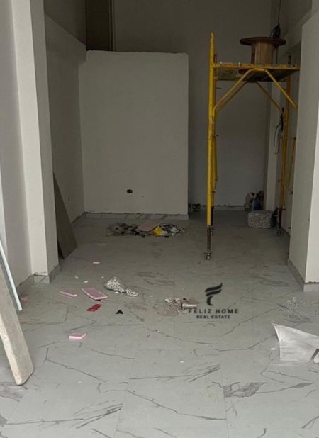 Tirane, jepet me qera dyqan Kati 0, 30 m² 1.500 € (LAPRAKE)