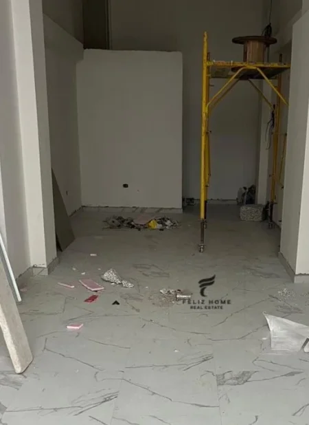 Tirane, jepet me qera dyqan Kati 0, 30 m² 1.500 € (LAPRAKE)