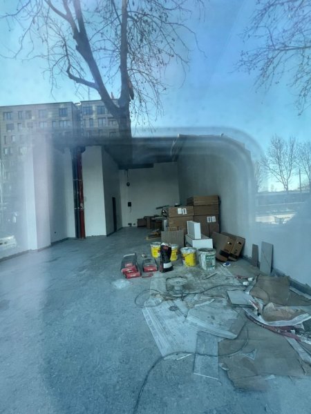 Tirane, jepet me qera dyqan Kati 0, 80 m² 2.000 € (LAPRAKE)