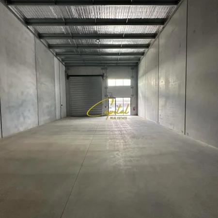 Tirane, jepet me qera magazine Kati 0, 135 m² 700 € (KASHAR)