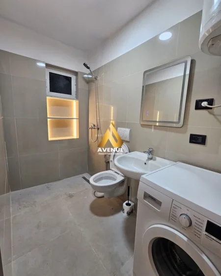 Tirane, jepet me qera apartament 2+1 Kati 4, 460 € (rruga irfan tomini)