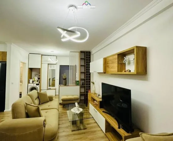 Tirane, jepet me qera apartament 1+1 Kati 5, 60 m² 520 € (Rruga 3 Deshmoret)