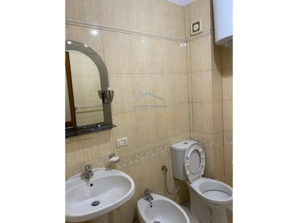 Tirane, jepet me qera apartament 2+1 Kati 5, 94 m² 550 € (Delijorgji)