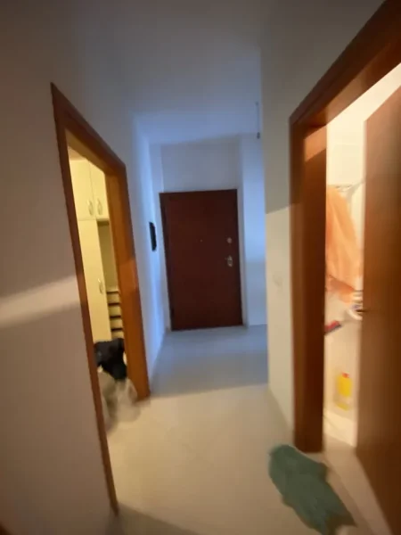 Elbasan, jepet me qera apartament 2+1+Aneks+Ballkon Kati 11, 95 m² 500 € (Elbasan arena)