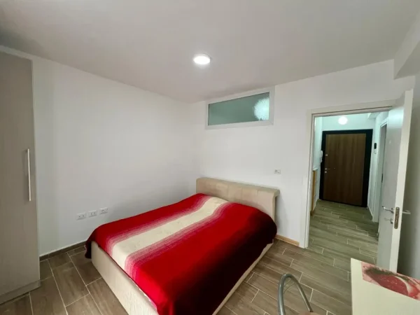 Tirane, jepet me qera apartament 2+1+Ballkon Kati 2, 73 m² 420 € (5 maj)