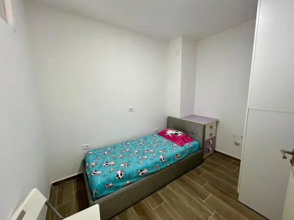 Tirane, jepet me qera apartament 2+1+Ballkon Kati 2, 73 m² 420 € (5 maj)
