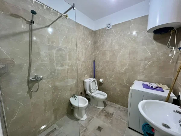Tirane, jepet me qera apartament 2+1+Ballkon Kati 2, 73 m² 420 € (5 maj)