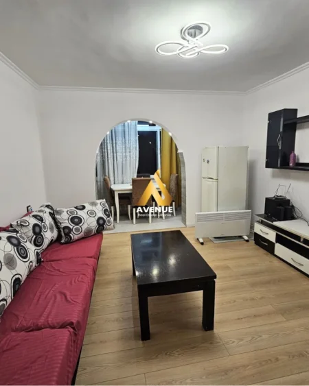 Tirane, jepet me qera apartament 2+1 Kati 4, 460 € (rruga irfan tomini)