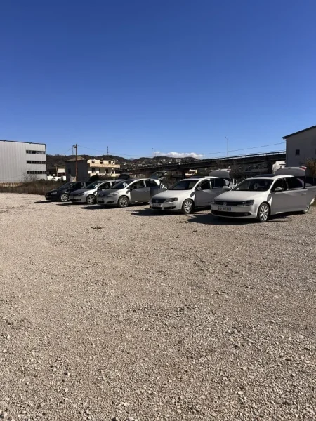 Tirane, jepet me qera ambjent biznesi Kati 0, 2.000 m² (rruga nacionale e vjeter)