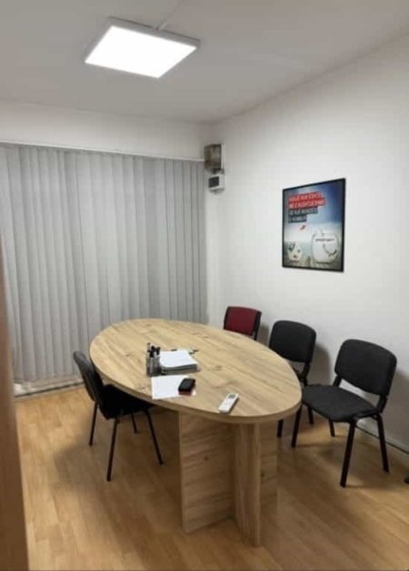 Tirane, jepet me qera zyre Kati 2, 61 m² 520 € (Rruga Sotir Kolea)