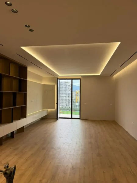 Tirane, shitet apartament 2+1+Ballkon Kati 5, 145 m² 670.000 € (Komuna e Parisit)