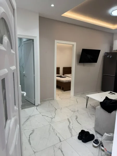 Tirane, jepet me qera apartament 1+1+Ballkon Kati 3, 55 m² 450 € 