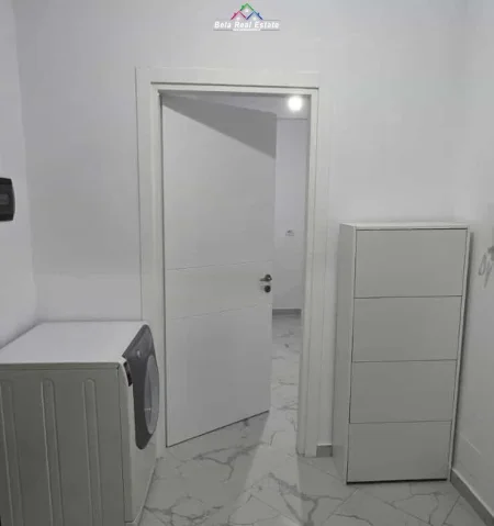 Tirane, jepet me qera apartament 1+1 Kati 7, 74 m² 470 € (Rruga Sokrat Miho)