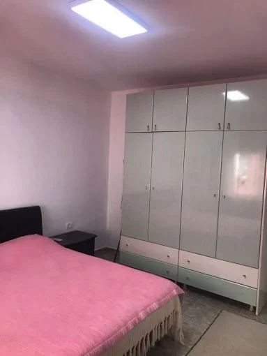 Tirane, jepet me qera apartament 2+1+Aneks+Ballkon Kati 4, 80 m² 550 € (rruga e dibres)