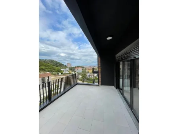 Tirane, jepet me qera apartament 1+1 Kati 2, 91 m² 700 € 