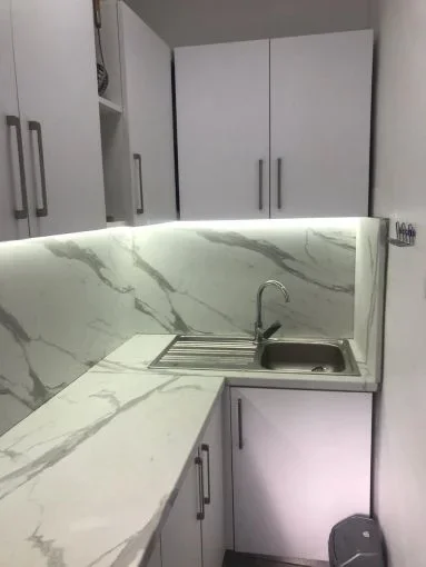 Tirane, jepet me qera apartament 2+1+Aneks+Ballkon Kati 4, 80 m² 550 € (spitali QSUT , shkolla e bashkuar)