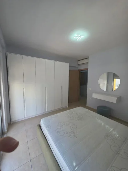 Tirane, jepet me qera apartament 1+1+Ballkon Kati 2, 68 m² 500 € 