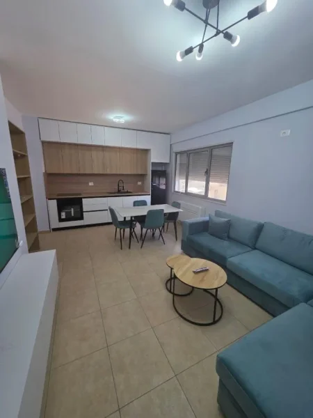 Tirane, jepet me qera apartament 1+1+Ballkon Kati 2, 68 m² 500 € 