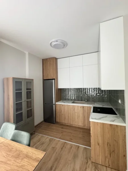 Tirane, jepet me qera apartament 2+1 Kati 9, 100 m² 1.000 € (Don Bosko)