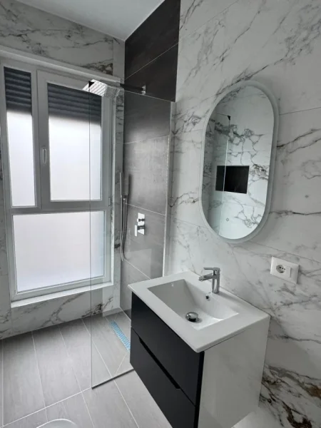 Tirane, jepet me qera apartament 2+1 Kati 9, 100 m² 1.000 € (Don Bosko)