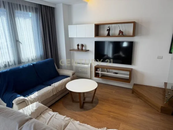 Tirane, jepet me qera apartament 3+1+Ballkon Kati 6, 170 m² 1.500 € (rruga e barrikadave)