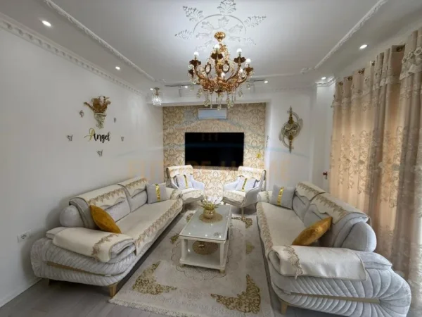 Korce,SUPER APARTAMENT  shitet apartament 2+1+2 Kati 2, 111 m² 155.000 € (TERMINALI KORCE)