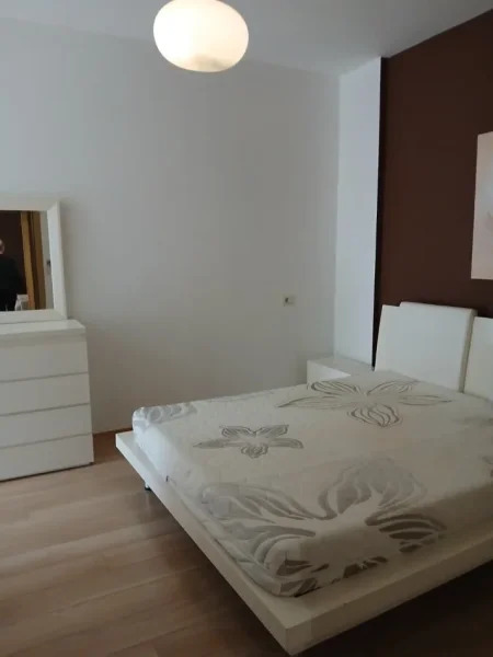 Tirane, jepet me qera apartament 2+1 Kati 4, 100 m² 700 € (RRUGA PETI)