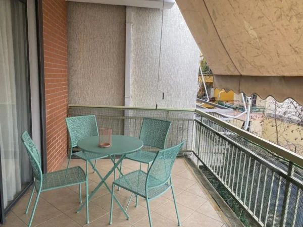 Tirane, jepet me qera apartament 2+1 Kati 4, 100 m² 700 € (RRUGA PETI)