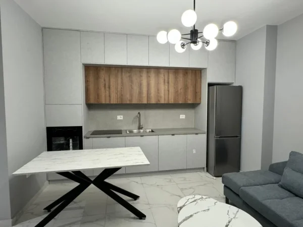 Tirane, jepet me qera apartament 2+1 Kati 9, 100 m² 750 € (Don Bosko)