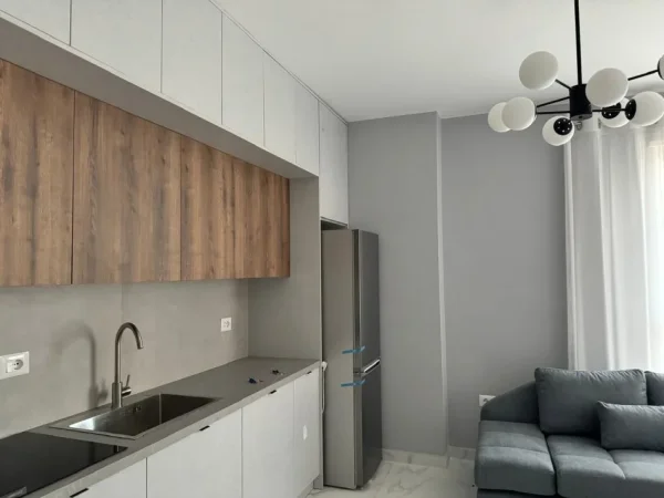 Tirane, jepet me qera apartament 2+1 Kati 9, 100 m² 750 € (Don Bosko)