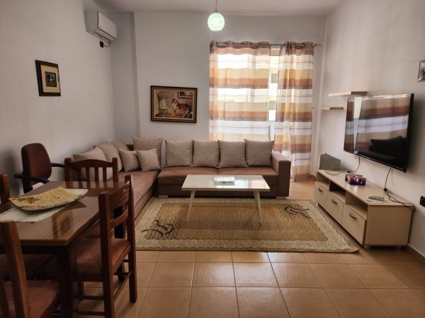 Apt 2+1 i Ri** (Yzberisht - afer Spt. Amerikan 3) Pllt. i Ri me Ashensor || i Kompletuar **Ballkon i Madh ** Kuzhine e Re