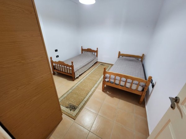 Apt 2+1 i Ri** (Yzberisht - afer Spt. Amerikan 3) Pllt. i Ri me Ashensor || i Kompletuar **Ballkon i Madh ** Kuzhine e Re