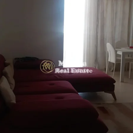 Tirane, jepet me qera apartament 1+1 Kati 8, 70 m² 420 € (Yzberisht)