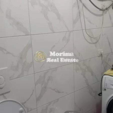 Tirane, jepet me qera apartament 1+1 Kati 8, 70 m² 420 € (Yzberisht)