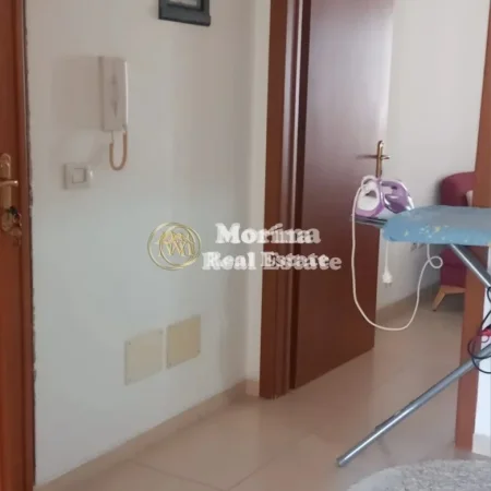Tirane, jepet me qera apartament 1+1 Kati 8, 70 m² 420 € (Yzberisht)
