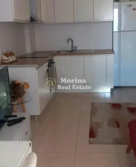 Tirane, jepet me qera apartament 1+1 Kati 8, 70 m² 420 € (Yzberisht)