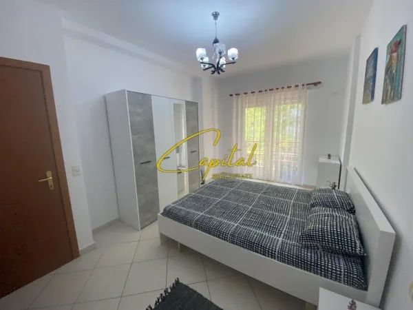 Tirane, jepet me qera apartament 1+1 Kati 3, 75 m² 500 € (LIQENI I THATE)