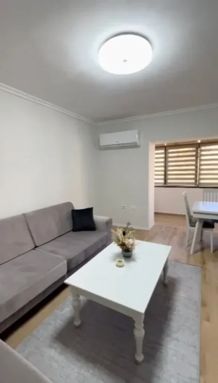 Tirane, jepet me qera apartament 2+1 Kati 3, 75 m² 750 € (Vasil Shanto)