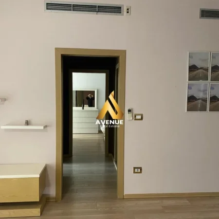 Tirane, jepet me qera apartament 2+1 Kati 4, 700 € Liqeni i Thate Tirane