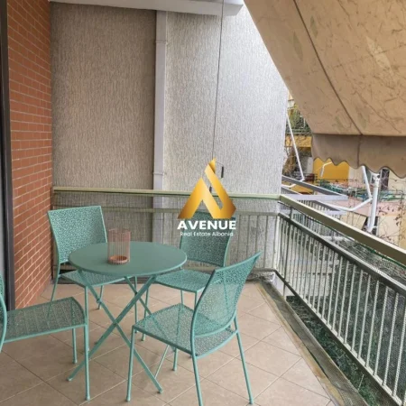 Tirane, jepet me qera apartament 2+1 Kati 4, 700 € Liqeni i Thate Tirane