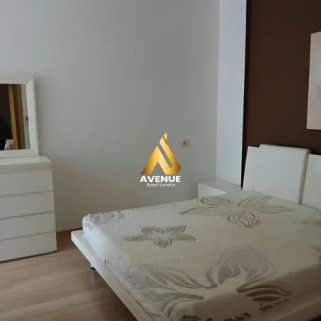 Tirane, jepet me qera apartament 2+1 Kati 4, 700 € Liqeni i Thate Tirane