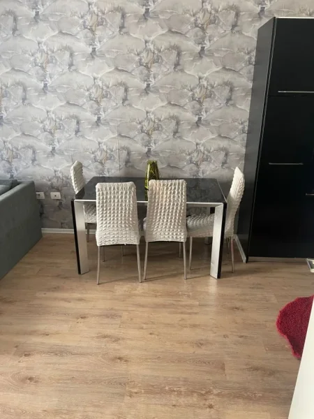 Tirane, jepet me qera apartament 2+1+Ballkon Kati 2, 80 m² 400 € (Misto Mame)