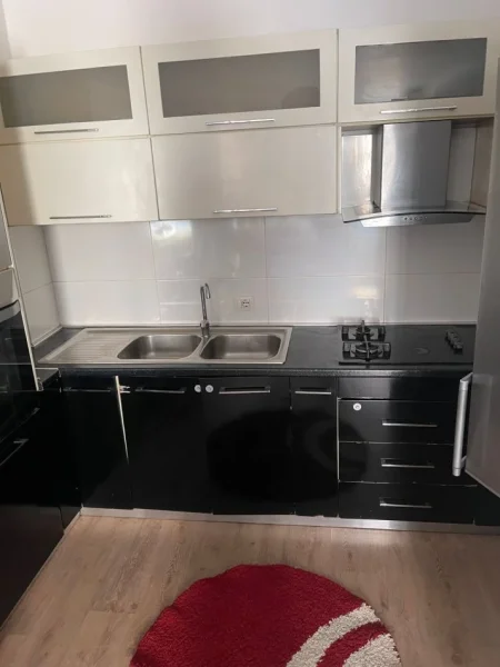 Tirane, jepet me qera apartament 2+1+Ballkon Kati 2, 80 m² 400 € (Misto Mame)
