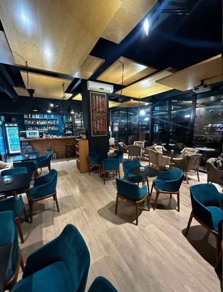 Tirane, jepet me qera lokal Kati 0, 70 m² 1.500 € (VASIL SHANTO)