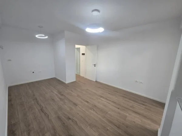 Tirane, shitet apartament 1+1 , 54 m² 115.009 € (Kompleksi Al-Mak, Don Bosko)