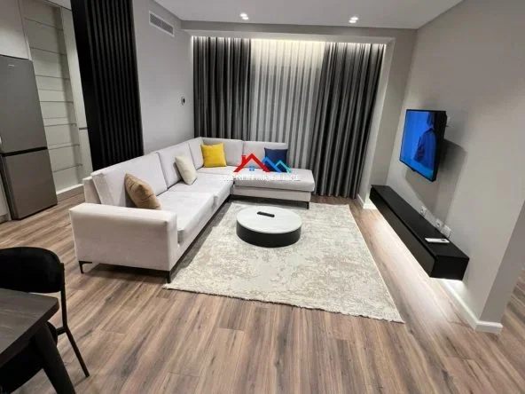 Tirane, jepet me qera apartament 2+1+Ballkon Kati 7, 84 m² 700 € (RRUGA E DAFINAVE,ISH FUSHA E AVIACIONIT)