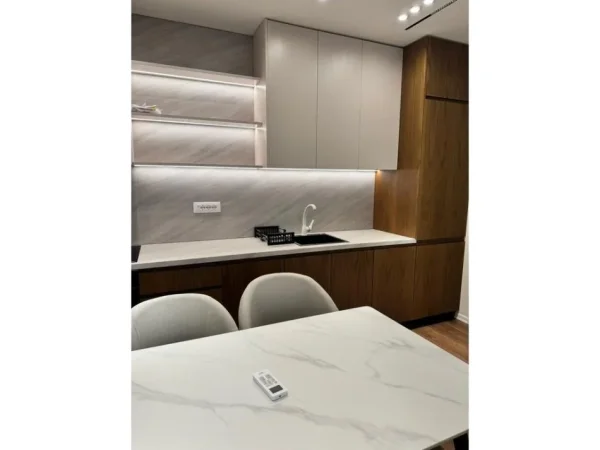 Tirane, jepet me qera apartament 1+1+Aneks+Ballkon Kati 4, 59 m² 700 € 